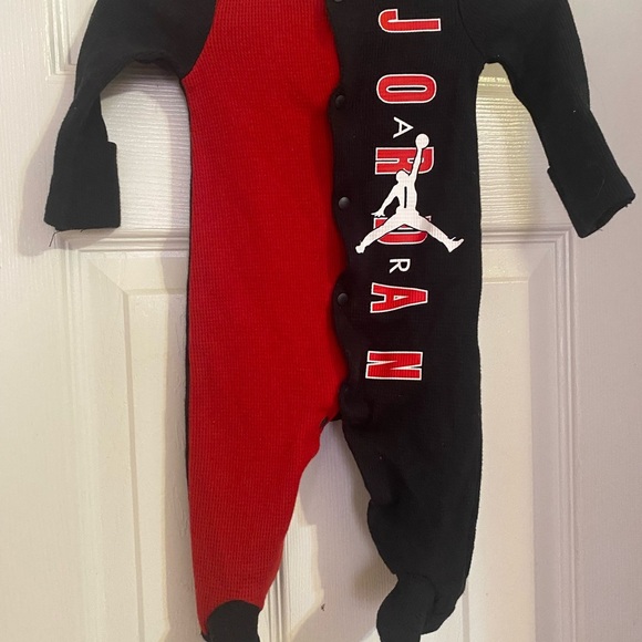 Air Jordan Half Court Footed Romper - Picture 3 of 6